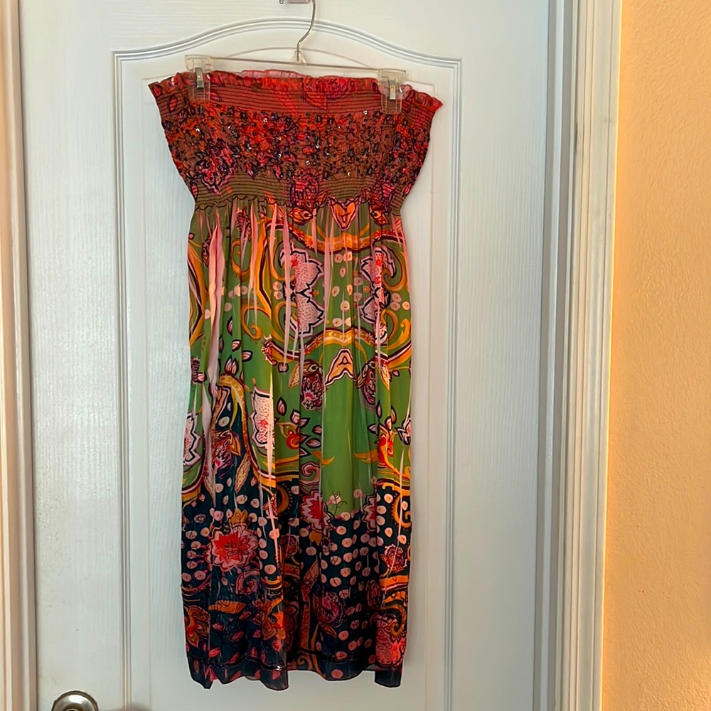 Women’s multi-color strapless dress